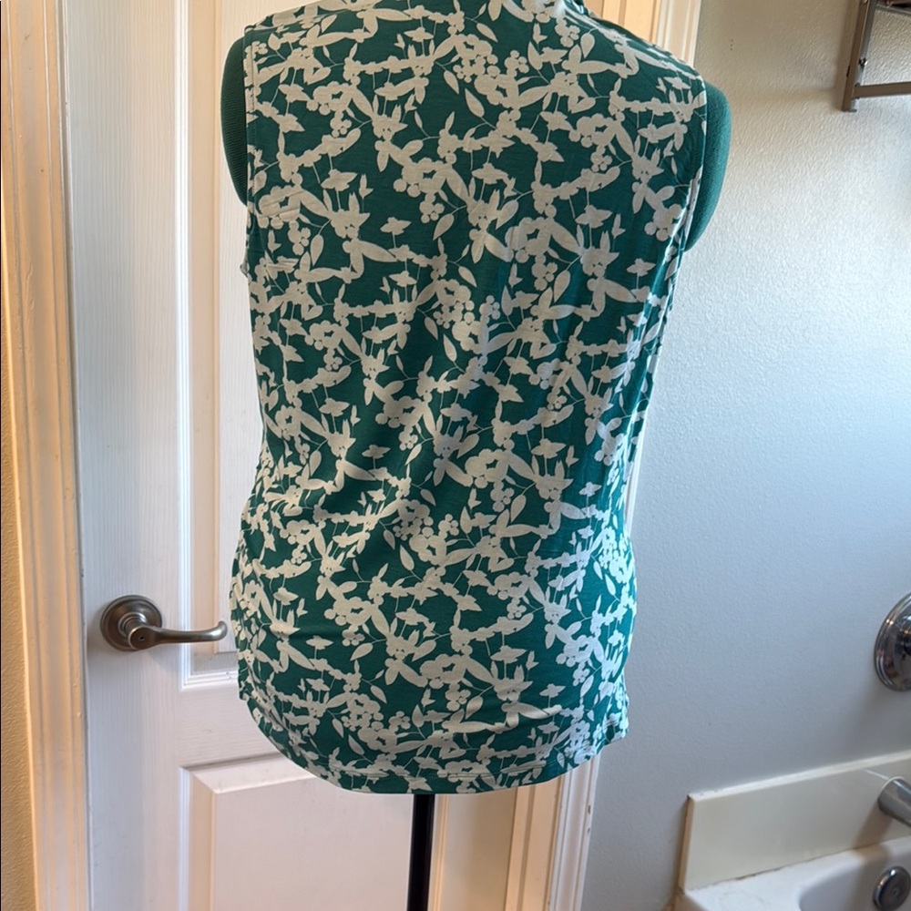 Sleeveless Wrap Top - Picture 4 of 6